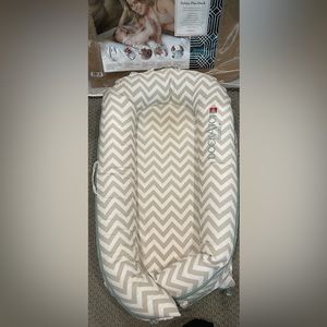 Dockatot deluxe plus